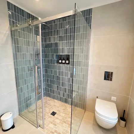 Charming House 2br, 100m To Rer B Laplace Station *